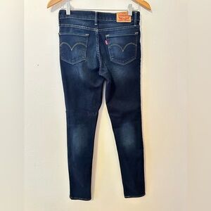 Levi’s Women’s 711 Dark Wash Skinny Jeans Denim Size 27